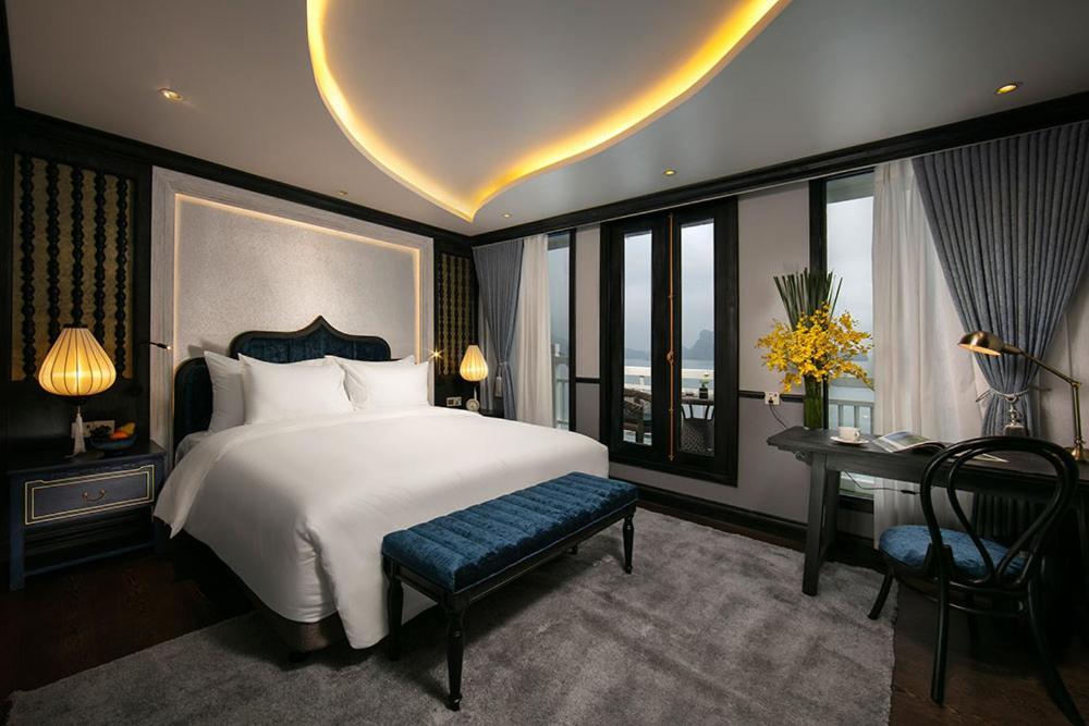Lapinta Luxury Cruises Hotel Ha Long Exterior photo